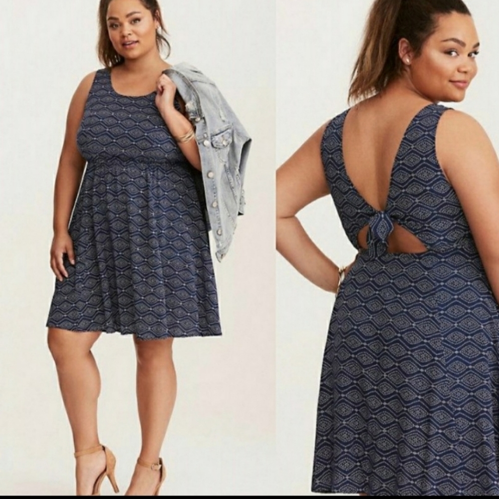 Skater dress with keyhole in back.